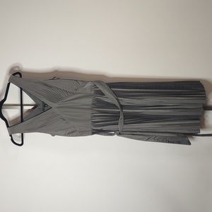 Banana Republic (size 14) Silk Blend Gray pleated dress with belt